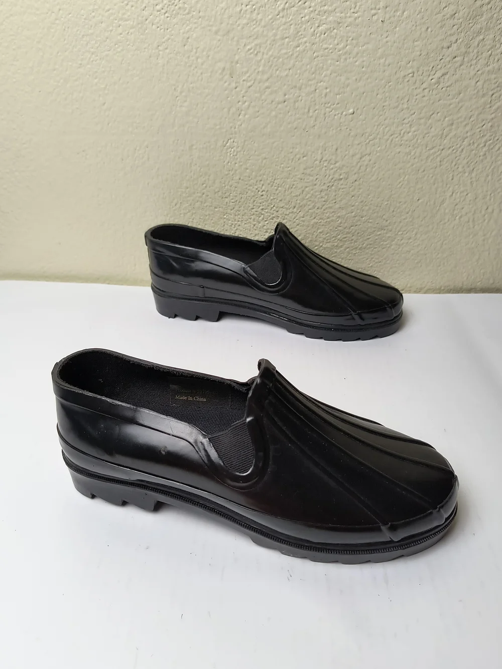 totes 8 Women's Black Waterproof Winter Rain Slip-Ons